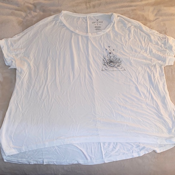 BUNDLE (4) 3 American Eagle Short Sleeve T Shirts and 1 Old Navy T Shirt - Picture 2 of 11